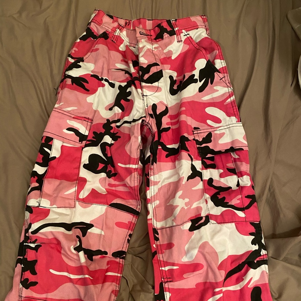 Cargo army print pants